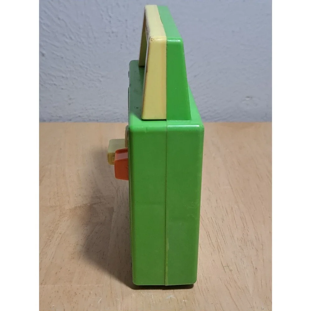 Vintage 1983 Fisher Price Toy Radio Wind Up Music Box Toyland #795 WORKS